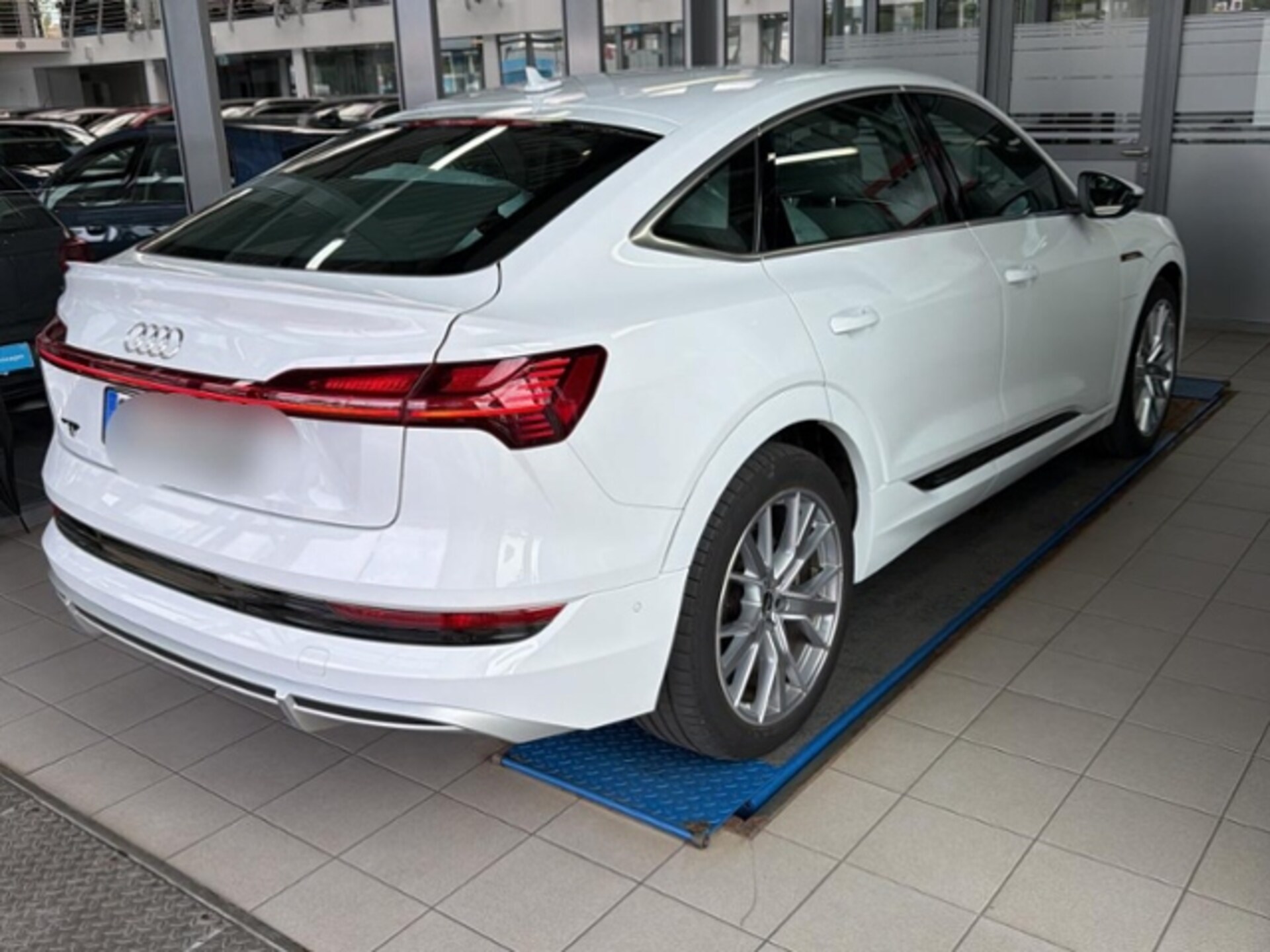 Audi e-tron Sportback S line
