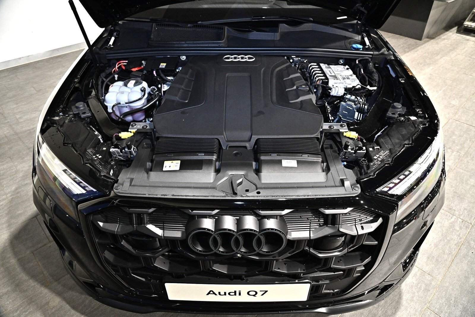 Image about Audi Q7 SUV S line 50 TDI quattro tiptronic