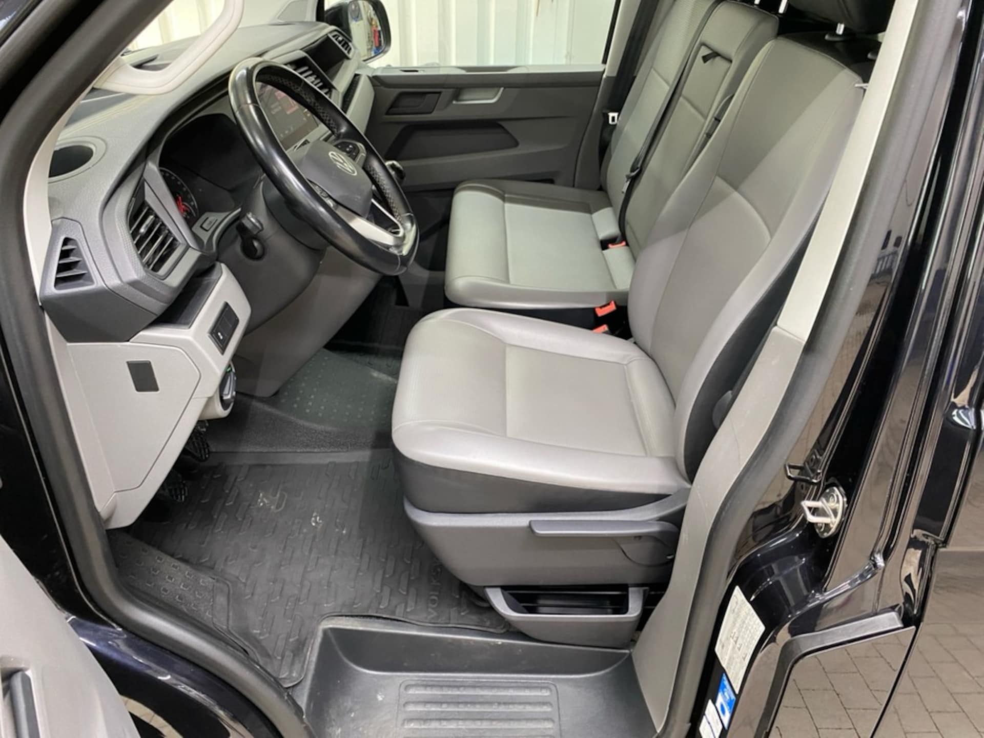 Volkswagen T6.1 Transporter Kasten kurzer Radstand