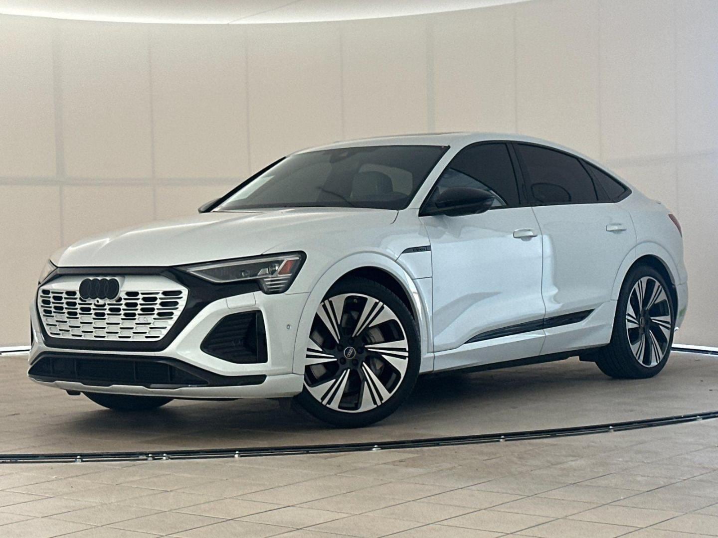 2024 Audi Q8 Sportback e-tron