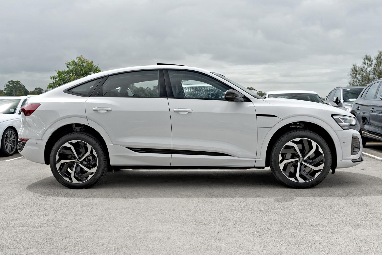 Image about Audi Q8 Sportback e-tron 55 e-tron quattro S line 300,00 kW