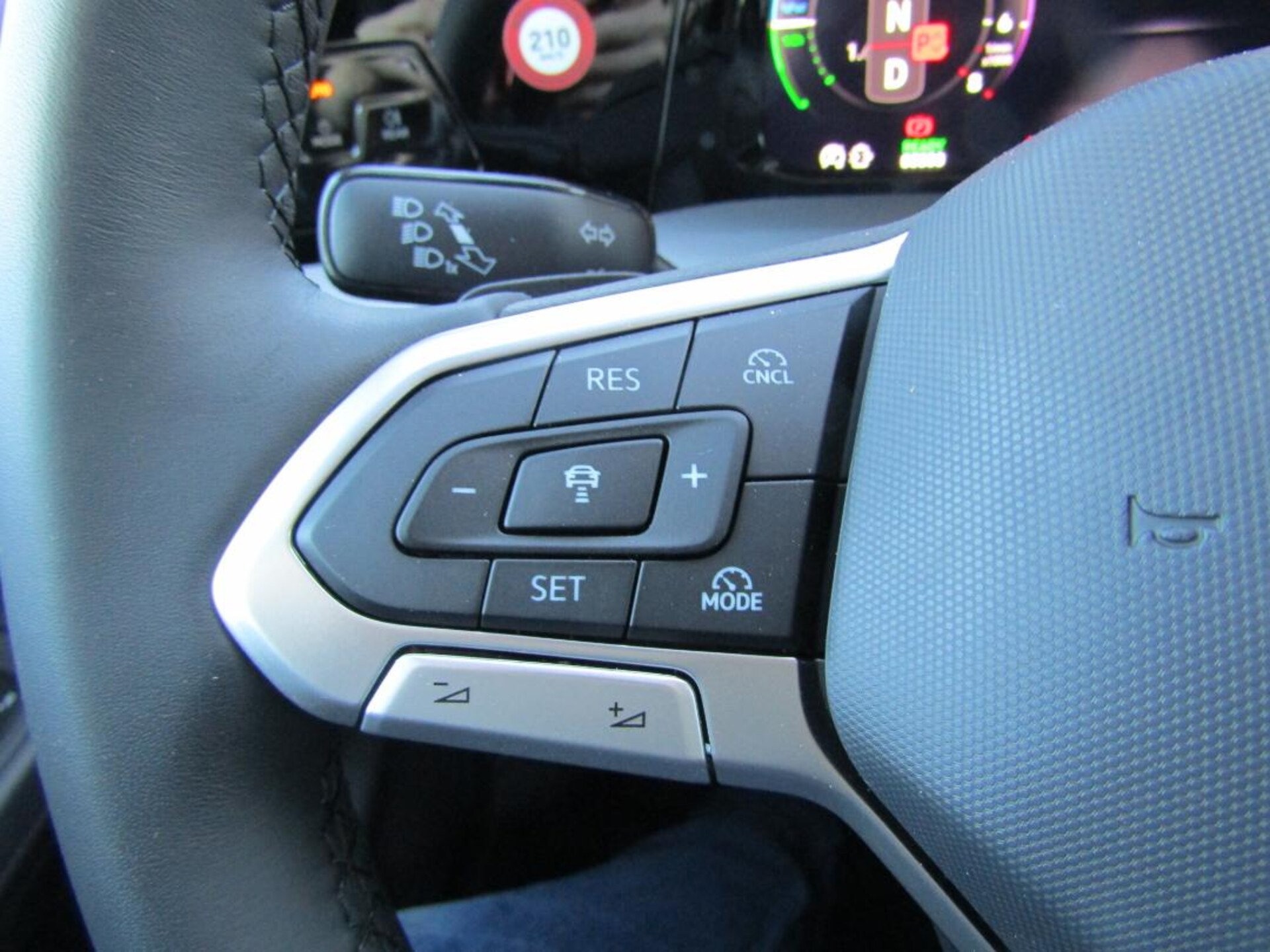 Volkswagen Golf Style