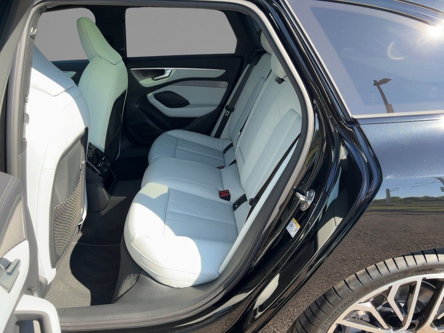Bild über Audi A6 Avant TDI quattro 150 kW S tronic - für weitere Informationen kontaktieren Sie den Audi Partner
