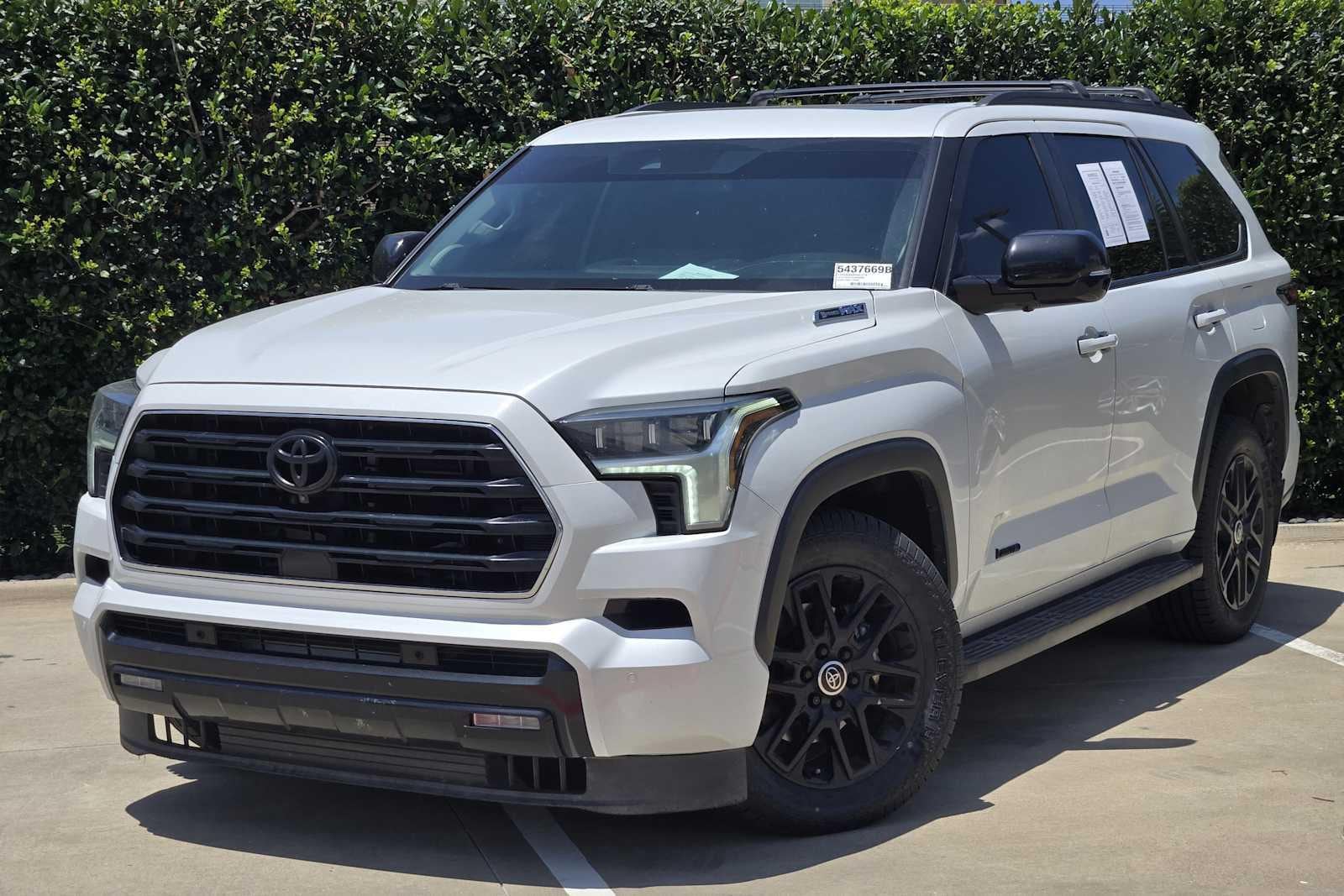 2024 Toyota Sequoia Limited 4WD i-FORCE MAX Hybrid's photo