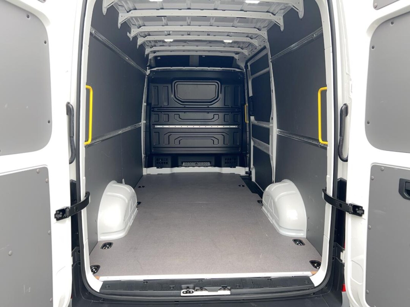 Volkswagen Crafter Kasten mittlerer Radstand – Bild 12