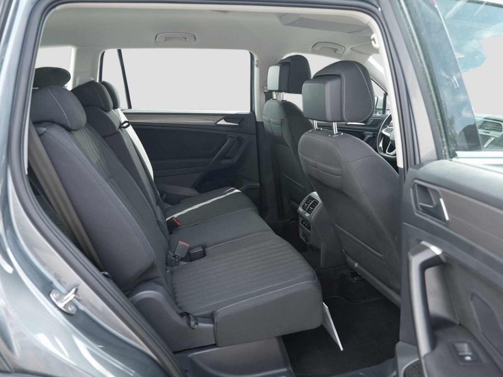 Volkswagen Tiguan Allspace – Bild 10