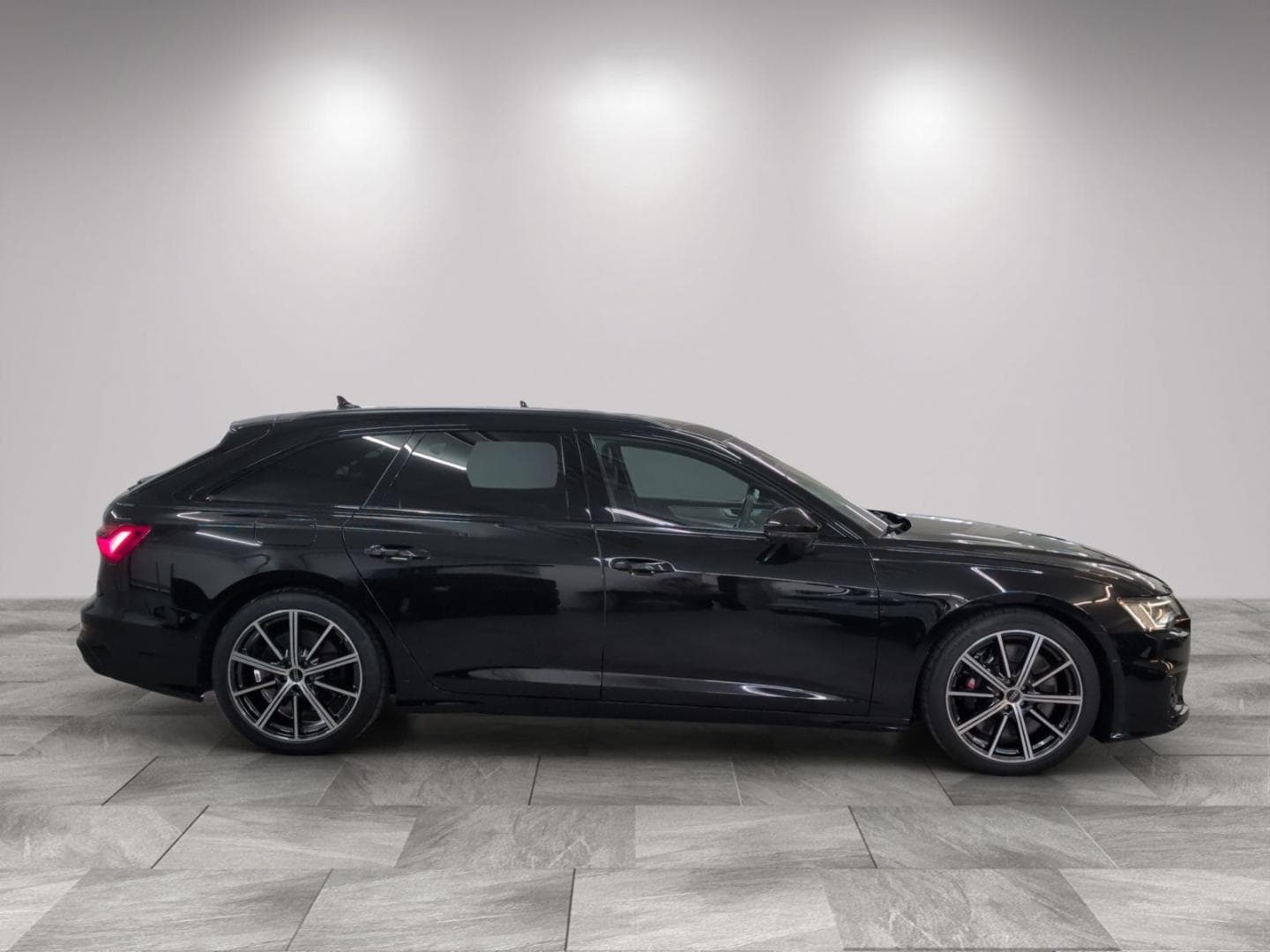 Bild über Audi S6 Avant TDI quattro tiptronic - für weitere Informationen kontaktieren Sie den Audi Partner