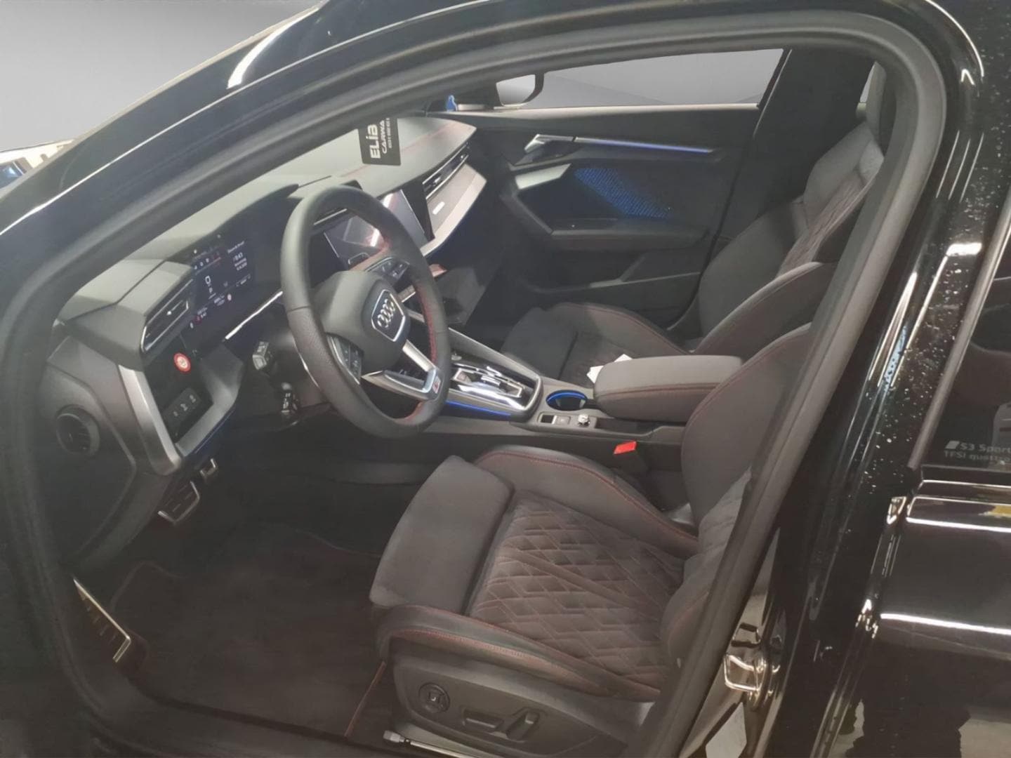 Bild über Audi S3 Sportback TFSI quattro S tronic - für weitere Informationen kontaktieren Sie den Audi Partner