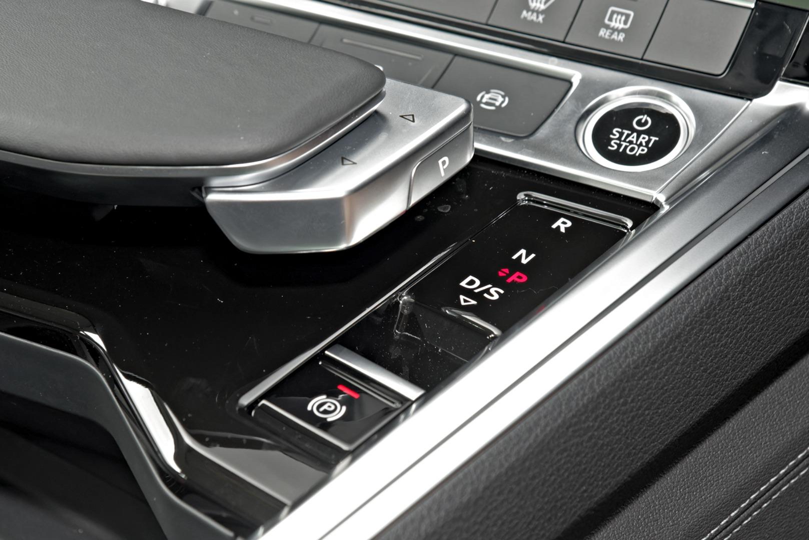 Image about Audi Q8 Sportback e-tron 55 e-tron quattro S line 300,00 kW
