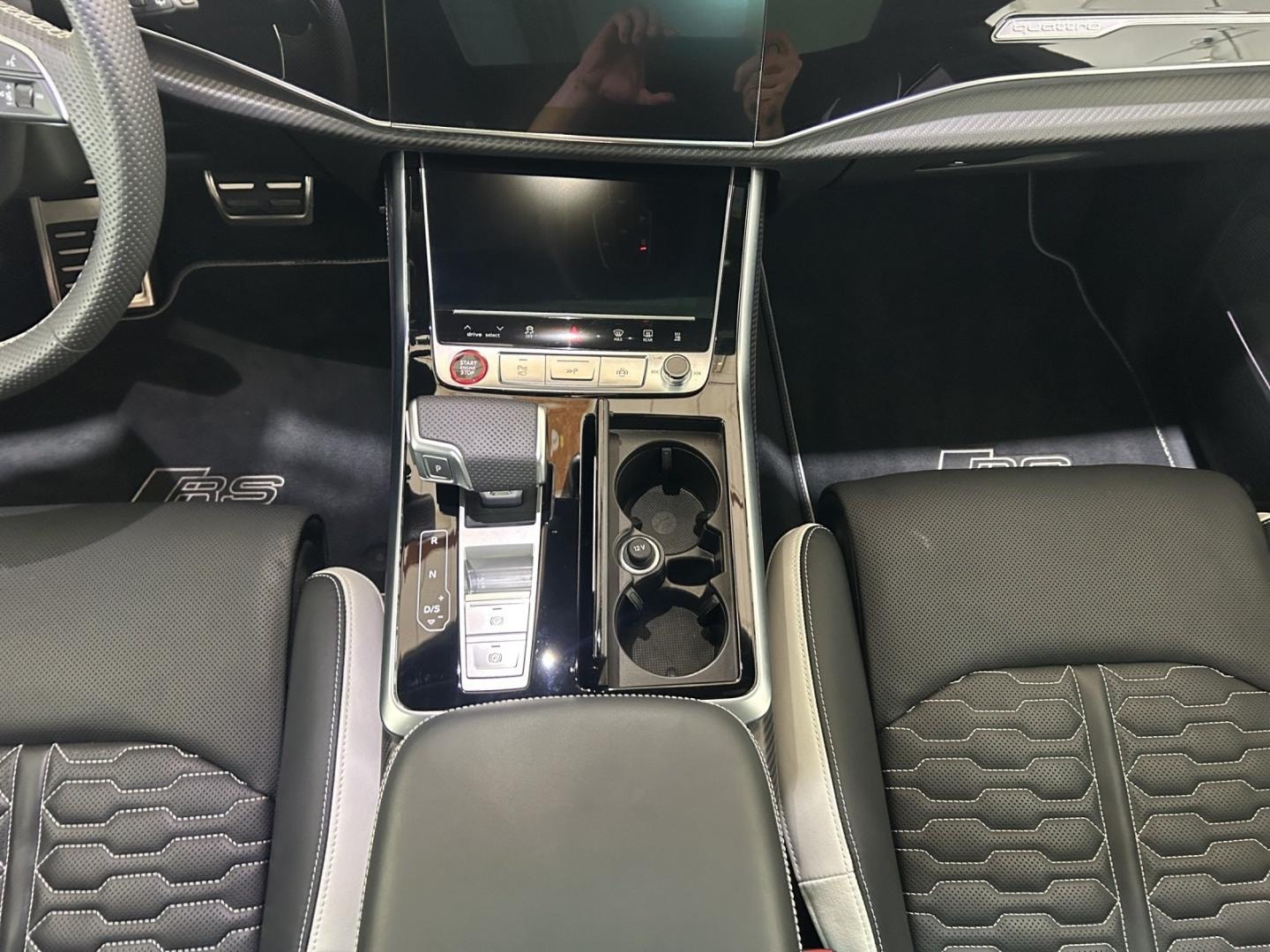 Bild über Audi RS Q8 SUV TFSI quattro tiptronic - für weitere Informationen kontaktieren Sie den Audi Partner