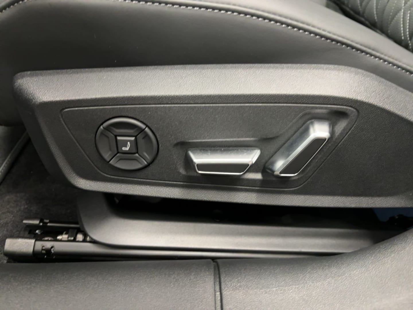 Bild über Audi A5 Limousine e-hybrid edition one e-hybrid quattro 270 kW S tronic - für weitere Informationen kontaktieren Sie den Audi Partner