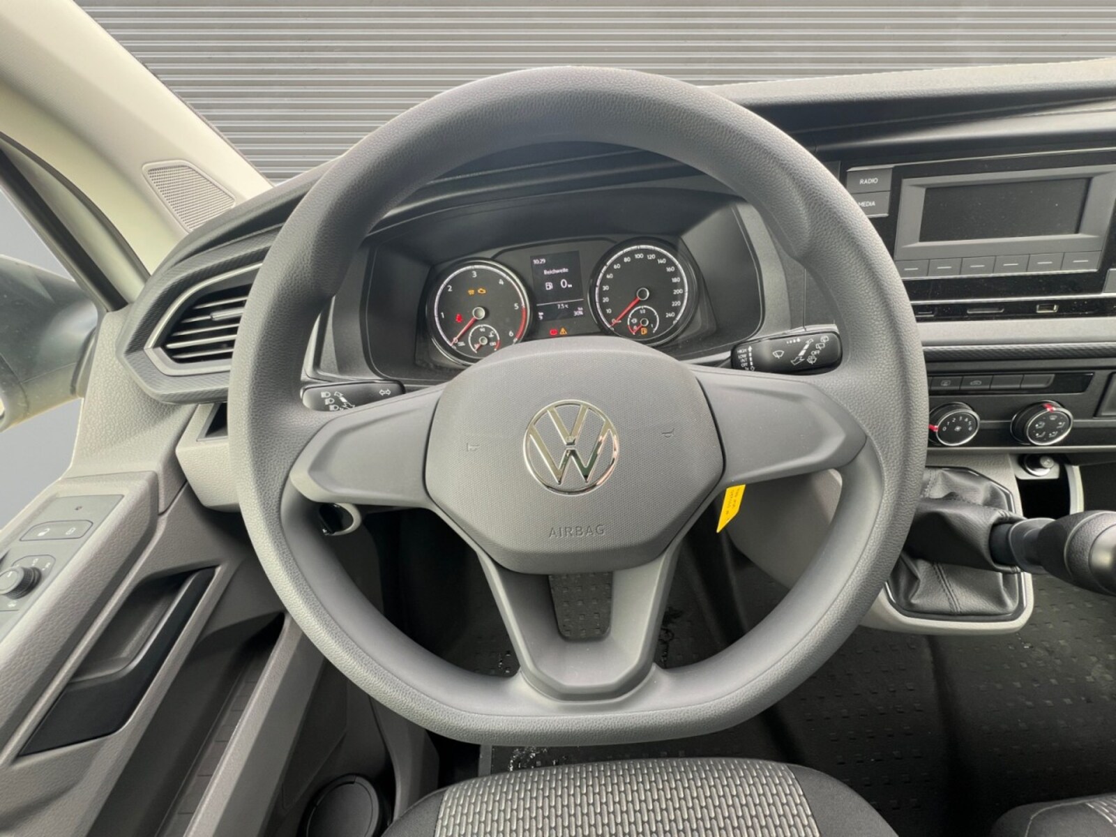 Volkswagen T6.1 Transporter Kasten kurzer Radstand – Bild 13