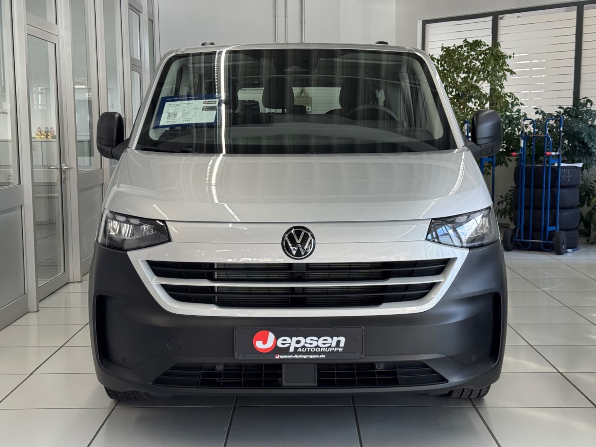 Volkswagen Transporter Kombi langer Radstand