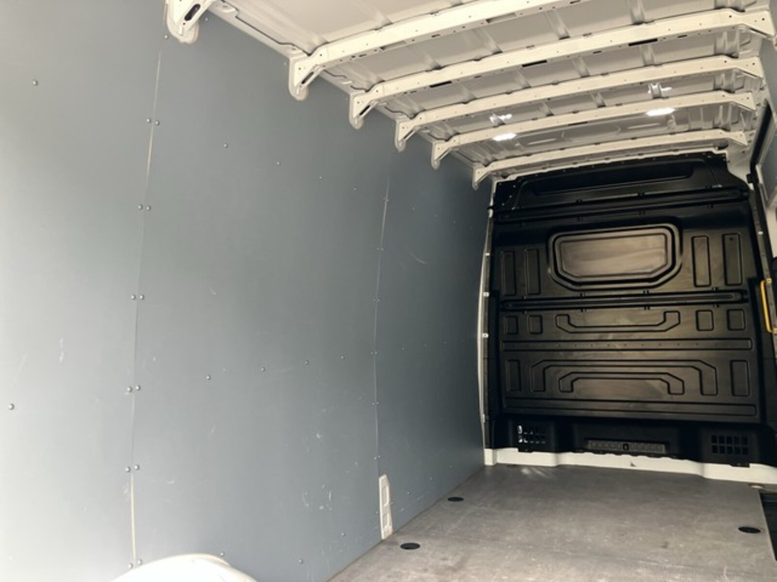 Volkswagen Crafter Kasten langer Radstand – Bild 11