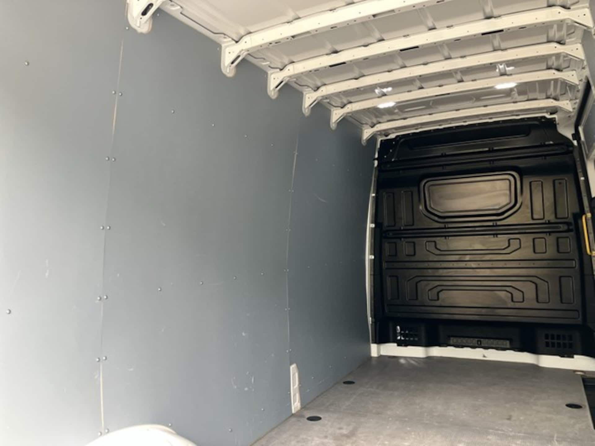 Volkswagen Crafter Kasten langer Radstand