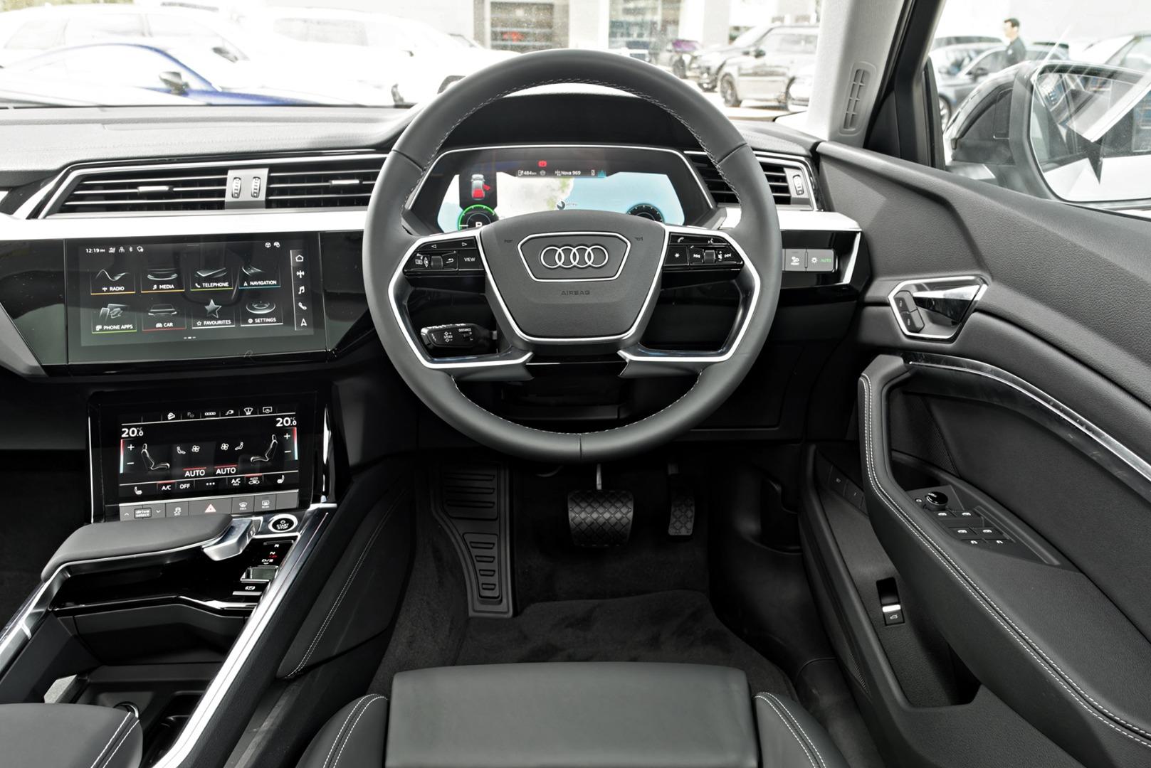Image about Audi Q8 Sportback e-tron 55 e-tron quattro S line 300,00 kW