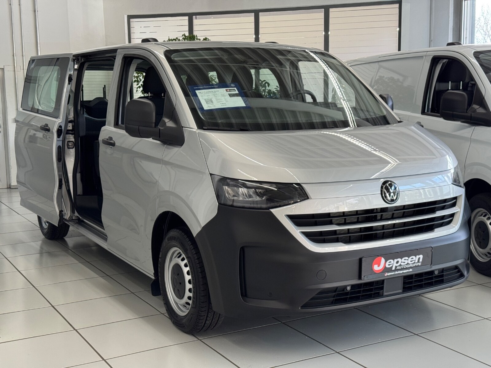 Volkswagen Transporter Kombi langer Radstand – Bild 4