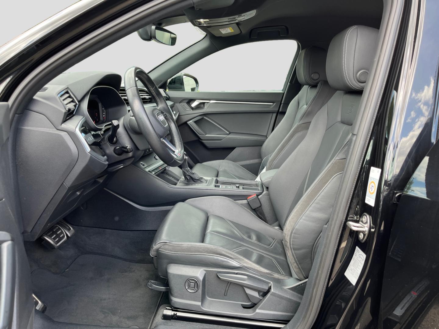 Image about Audi Q3 Sportback TFSI e 45 TFSI e S tronic