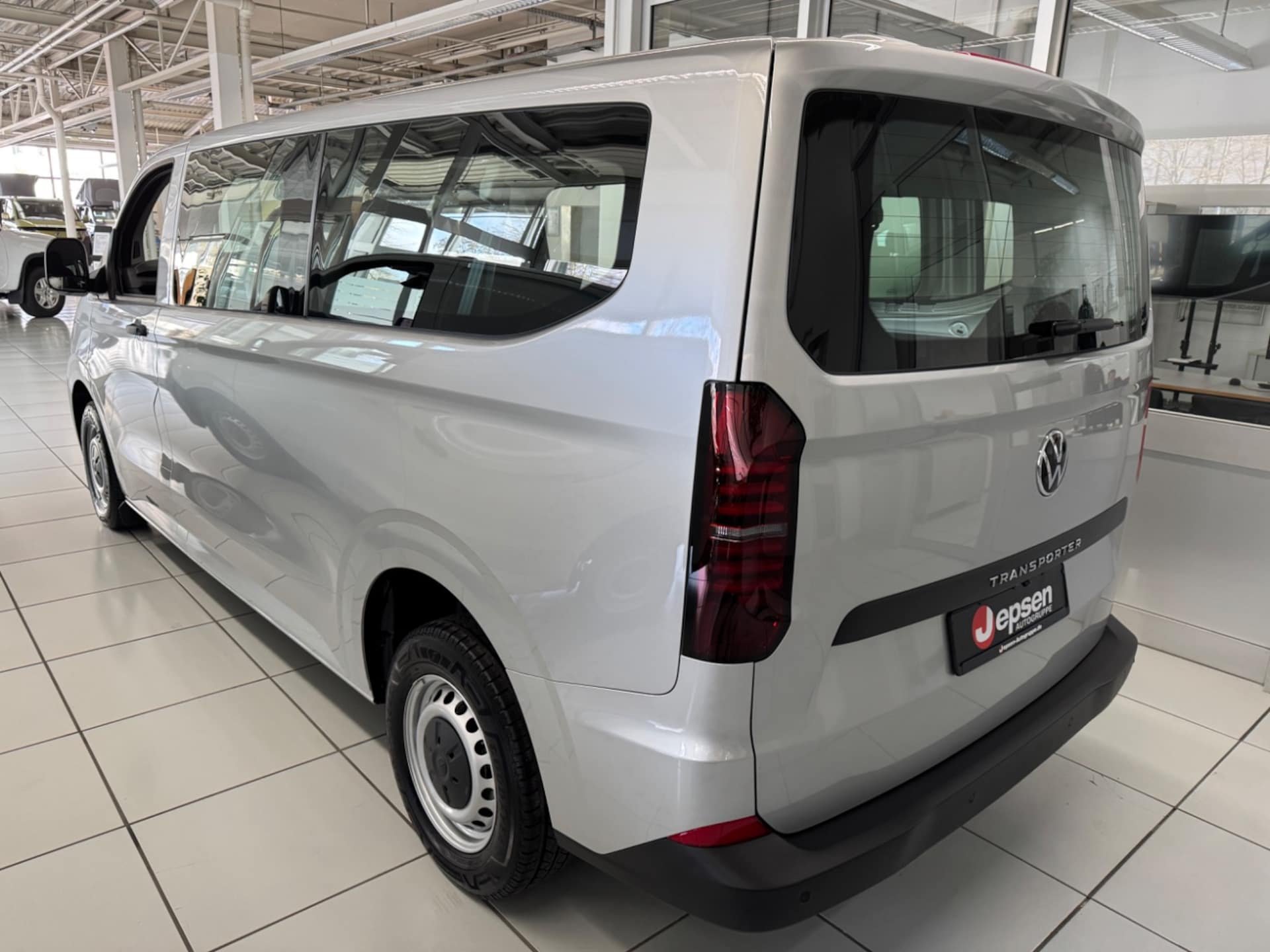 Volkswagen Transporter Kombi langer Radstand