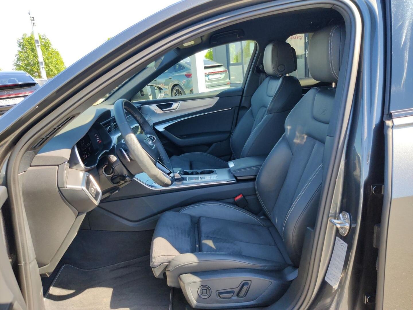 Bild über Audi S6 Avant TDI quattro tiptronic - für weitere Informationen kontaktieren Sie den Audi Partner