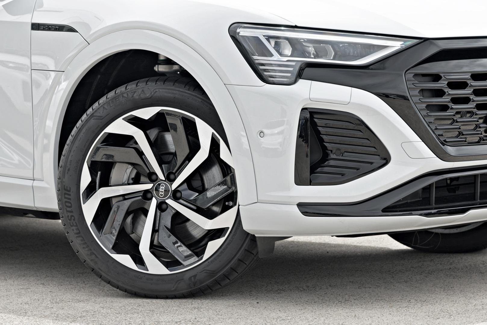 Image about Audi Q8 Sportback e-tron 55 e-tron quattro S line 300,00 kW