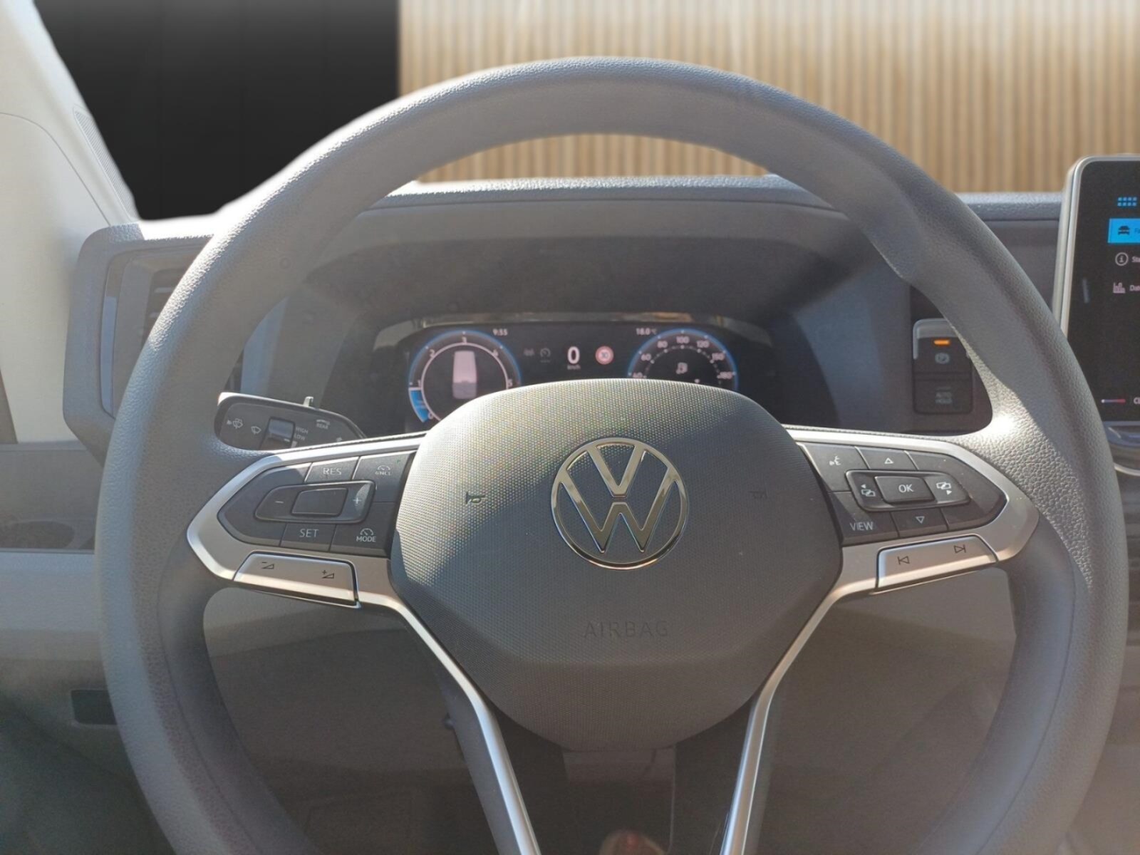 Volkswagen Crafter Kasten mittlerer Radstand – Bild 8