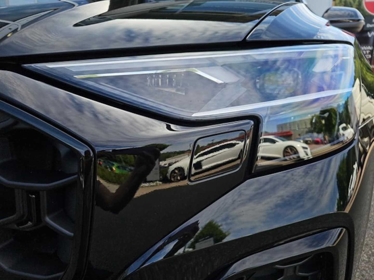 Bild über Audi Q8 SUV S line business TDI quattro 210 kW tiptronic - für weitere Informationen kontaktieren Sie den Audi Partner