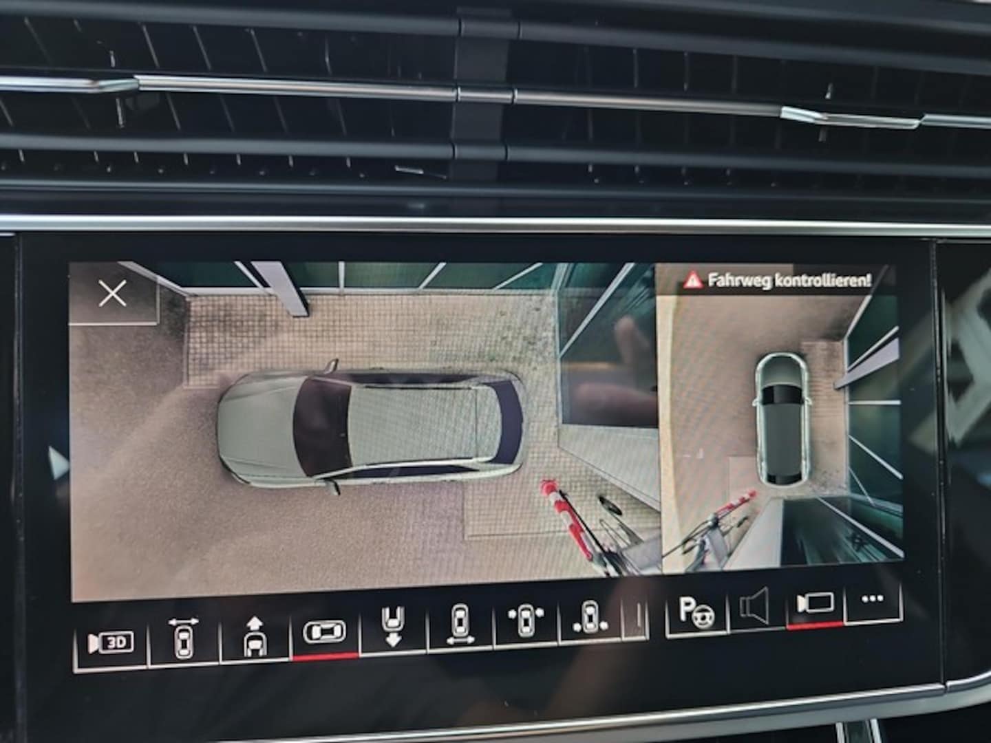 Bild über Audi Q8 SUV S line business TDI quattro 210 kW tiptronic - für weitere Informationen kontaktieren Sie den Audi Partner