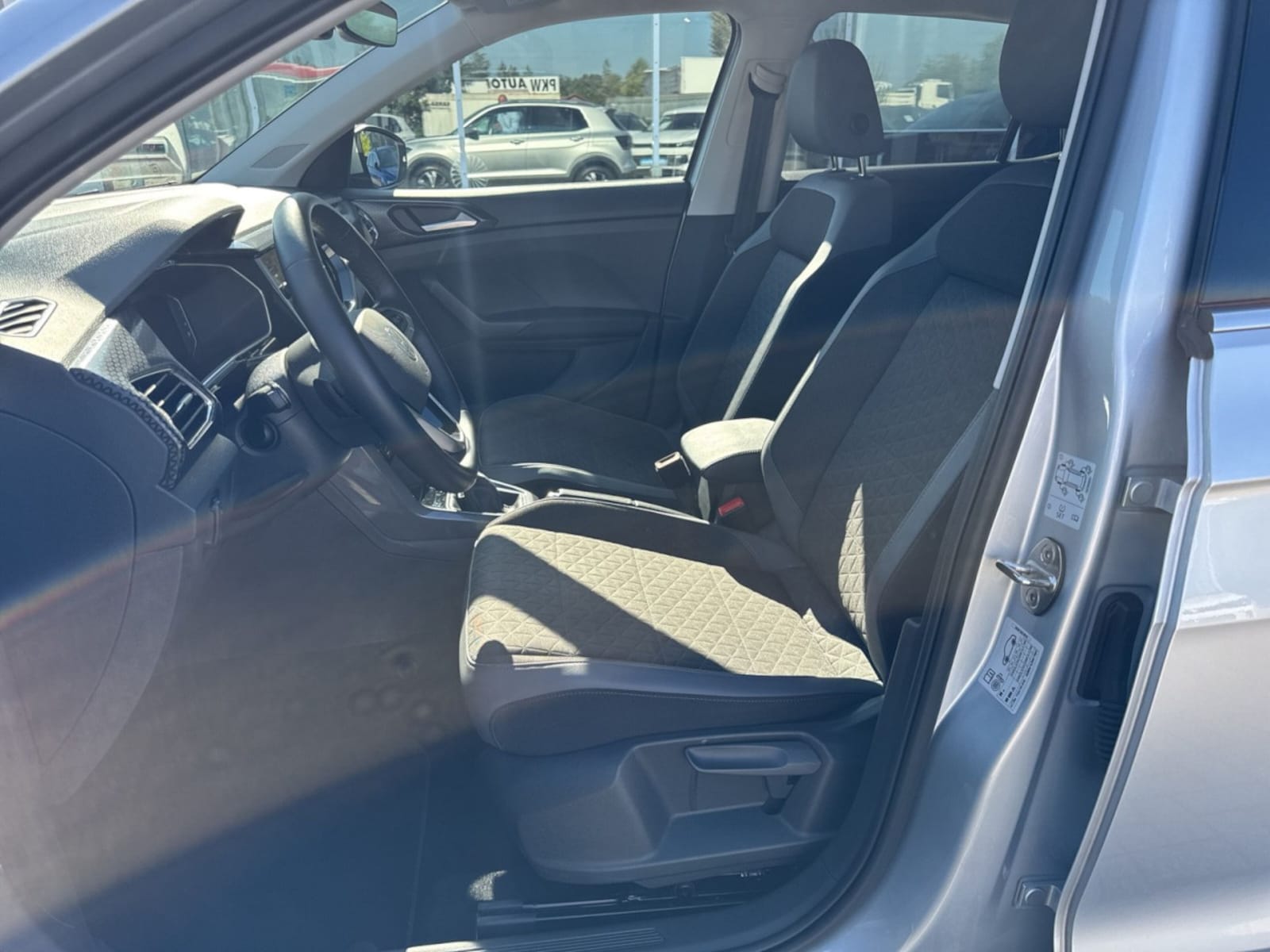 Volkswagen T-Cross – Bild 12