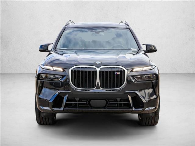 2025 BMW X7 - Image 2