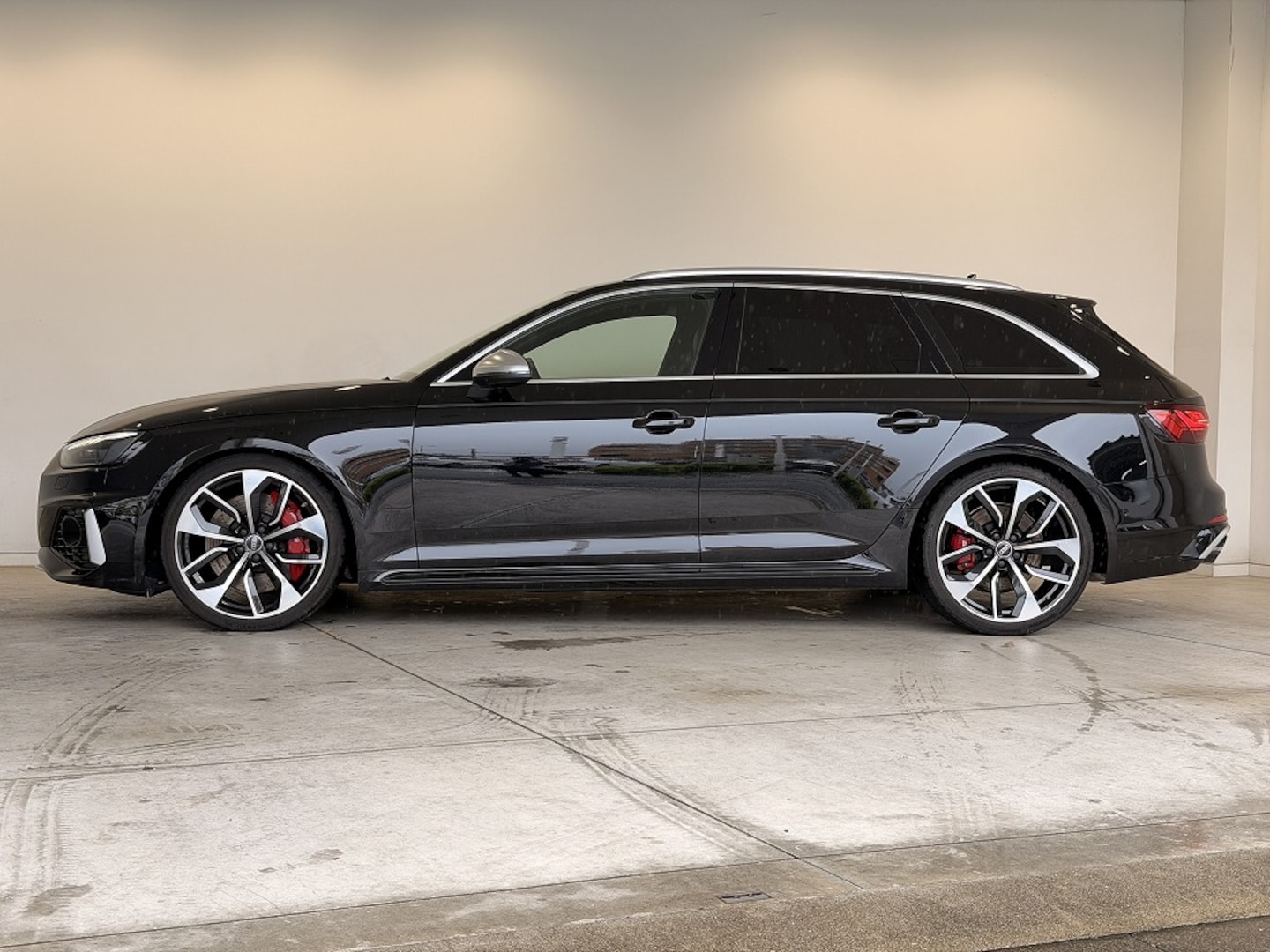 Audi RS 4 Avant RS 4 Avant for more details contact your dealer