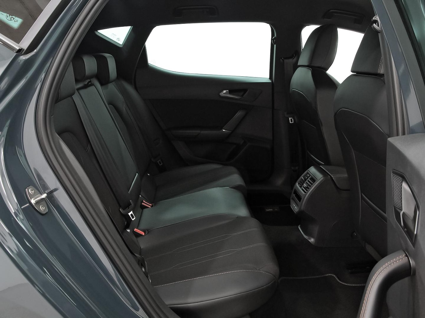 CUPRA Leon León 1.5 TSI e-Hybrid DSG 150 kW (204 CV) — photo 7