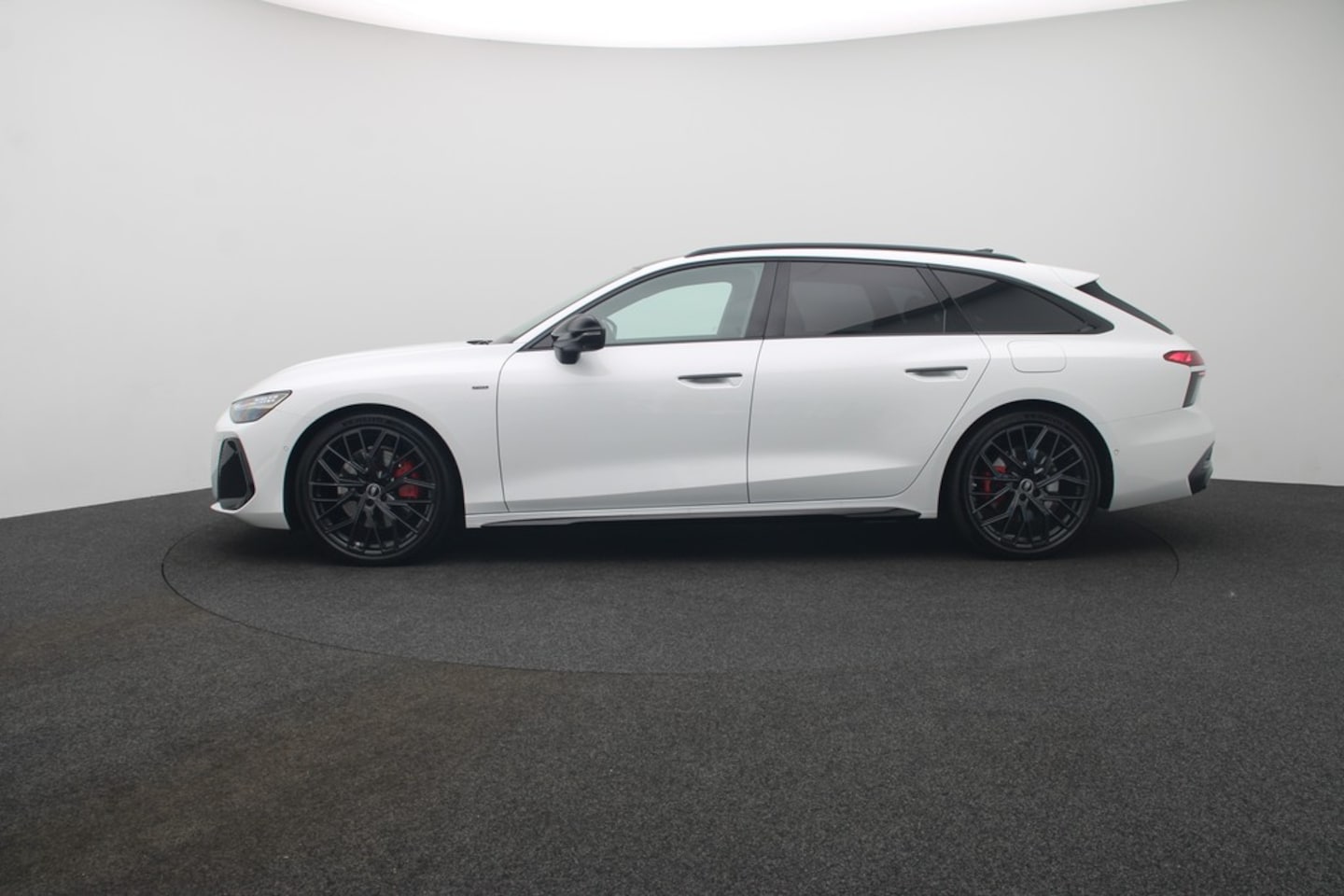 Bild über Audi A6 Avant e-hybrid edition one e-hybrid quattro 270 kW S tronic - für weitere Informationen kontaktieren Sie den Audi Partner