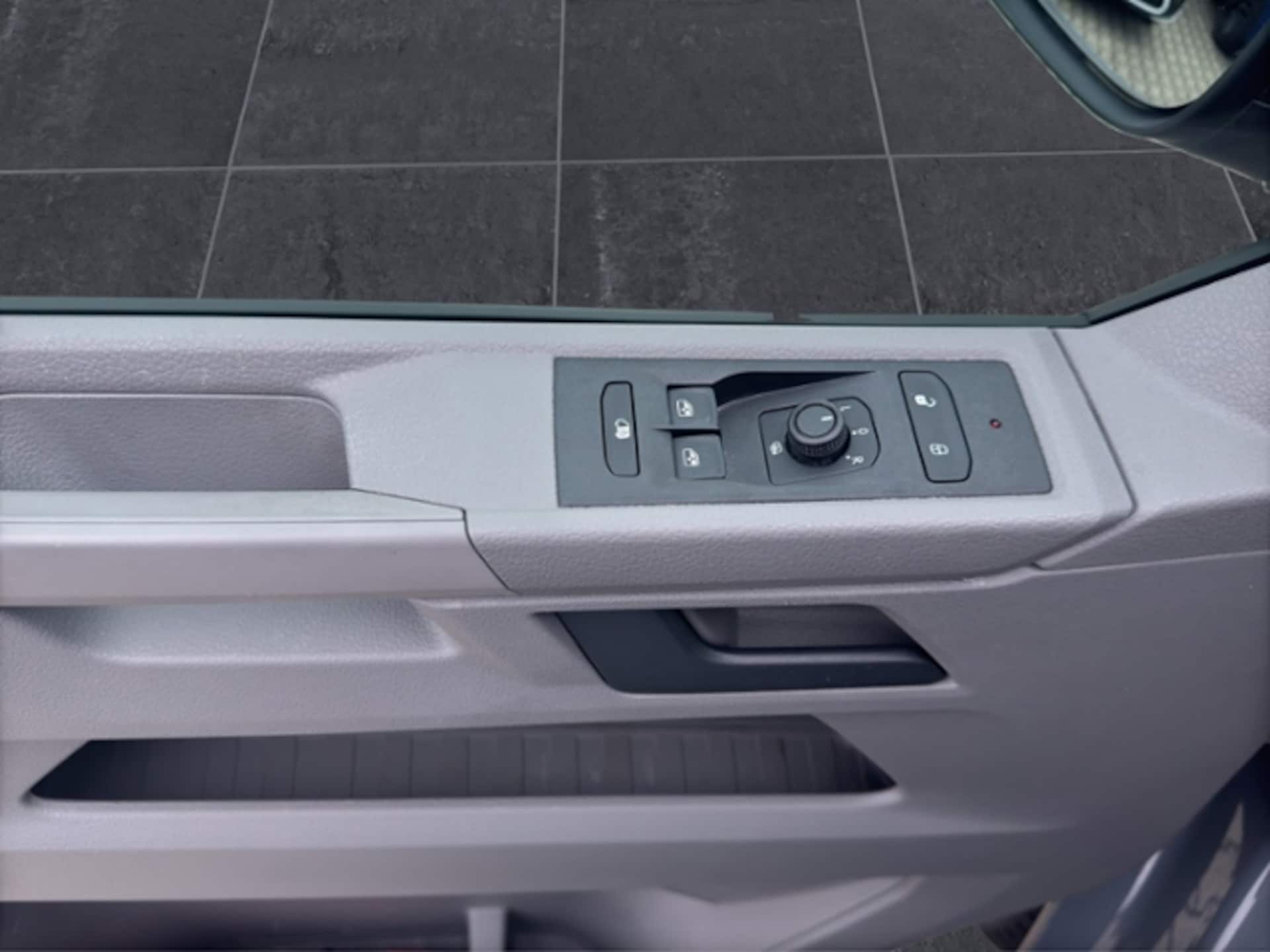 Volkswagen T6.1 Transporter Kasten langer Radstand