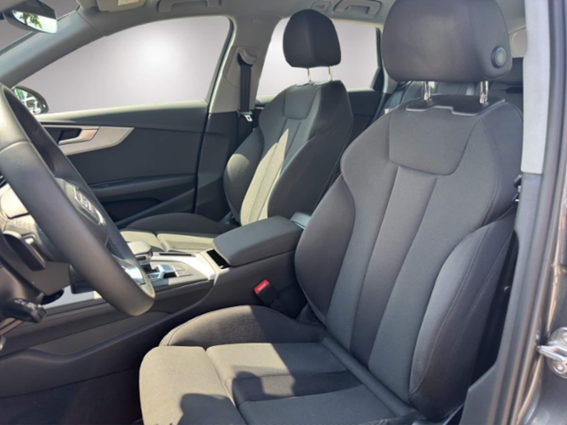 Audi A4 Avant S line