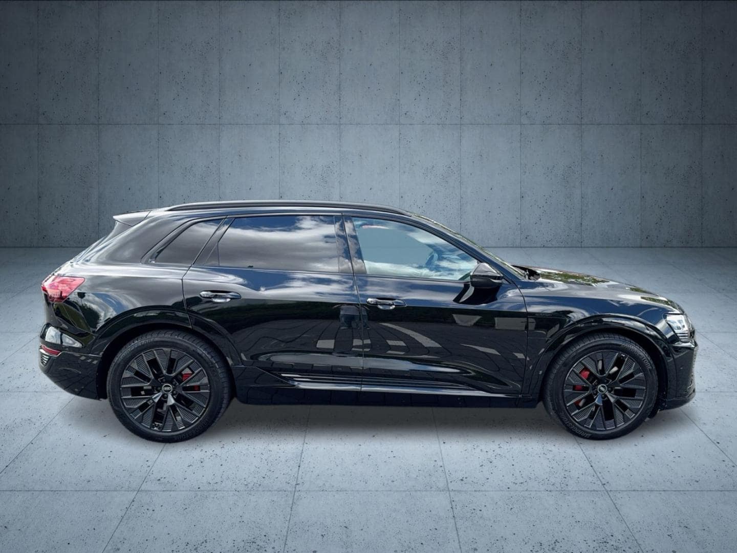 Bild über Audi Q8 e-tron S line 50 e-tron quattro 250 kW - für weitere Informationen kontaktieren Sie den Audi Partner