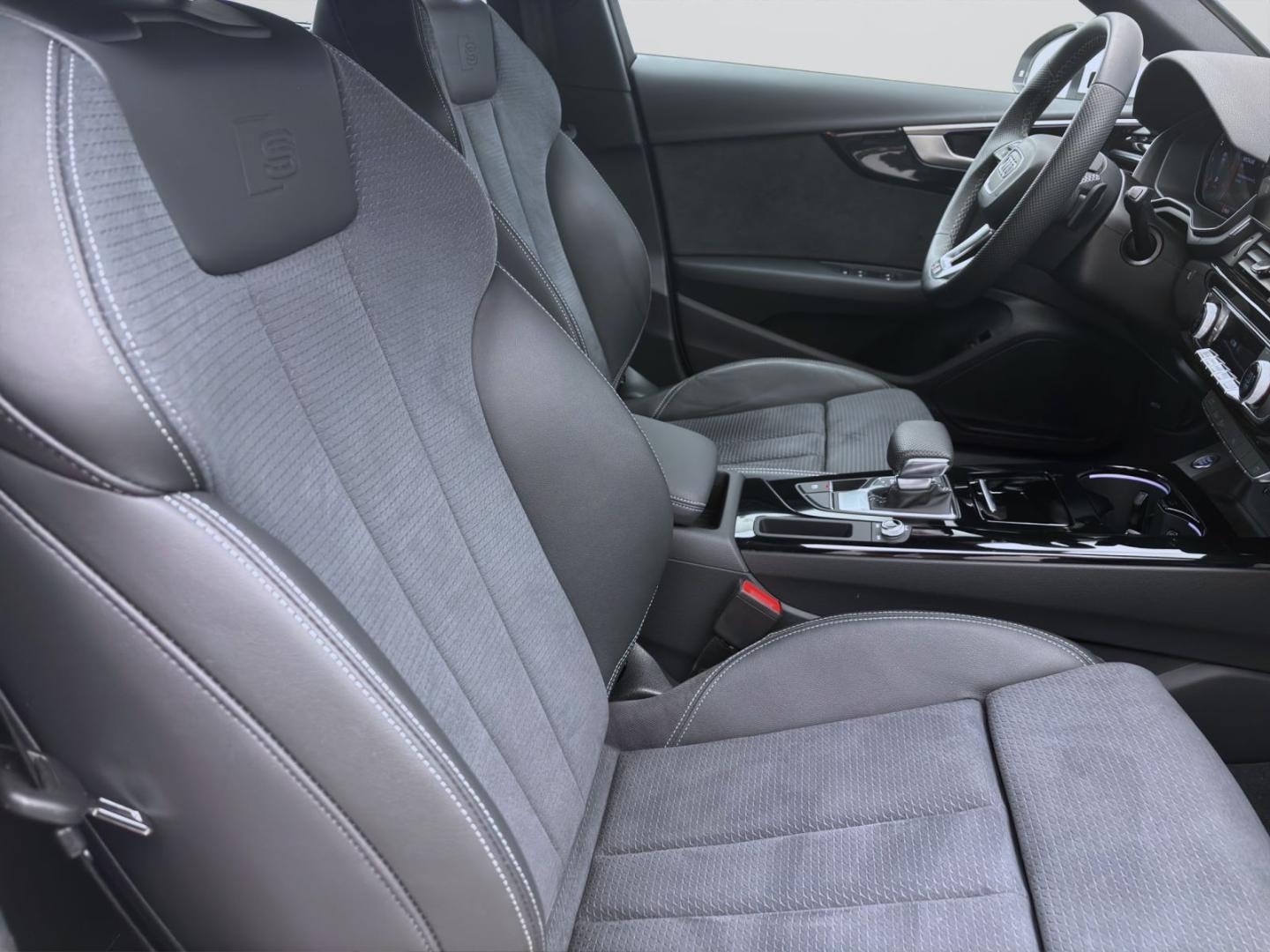 Bild über Audi A4 Avant advanced 40 TDI S tronic - für weitere Informationen kontaktieren Sie den Audi Partner