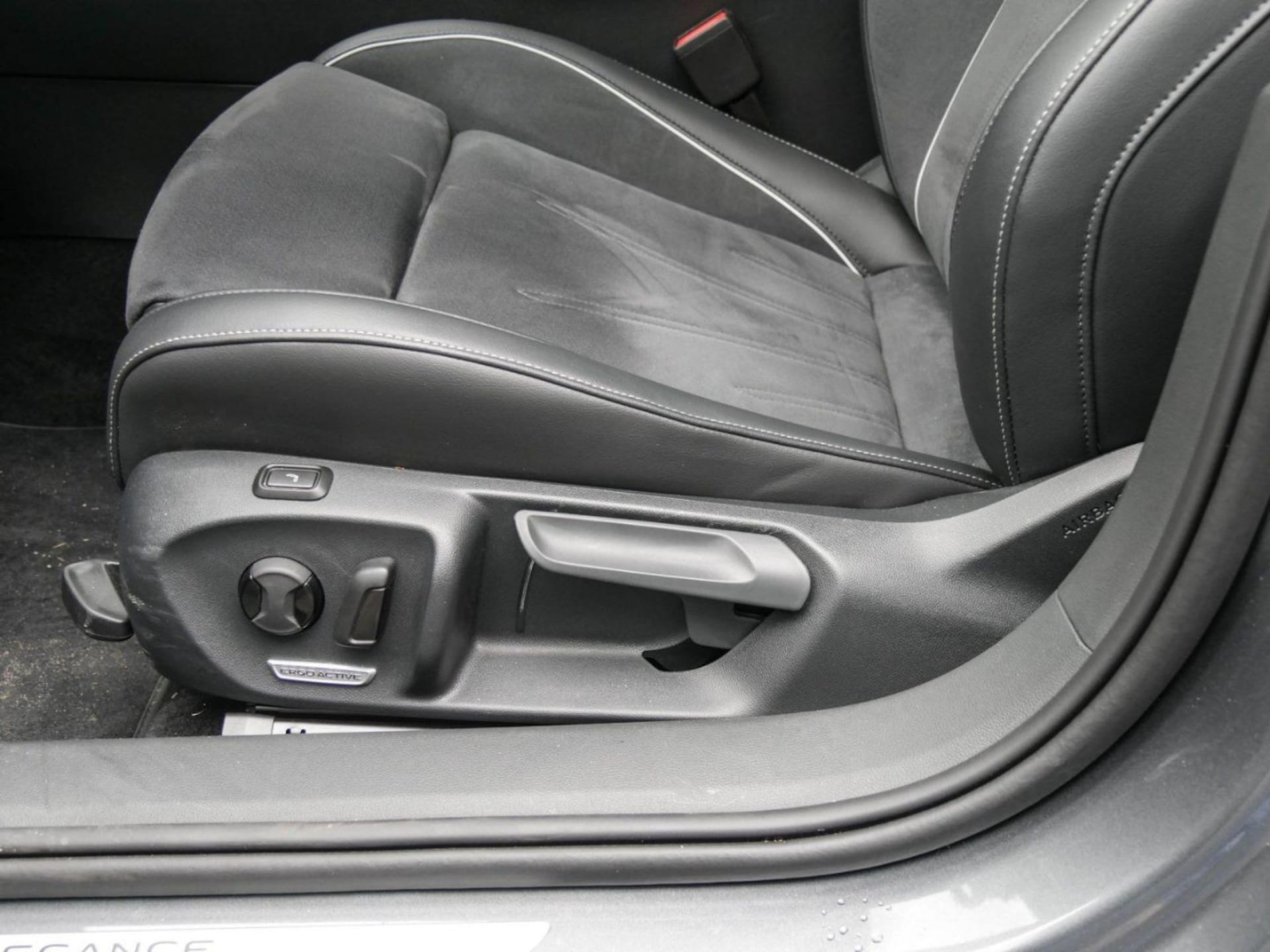 Volkswagen Passat Elegance