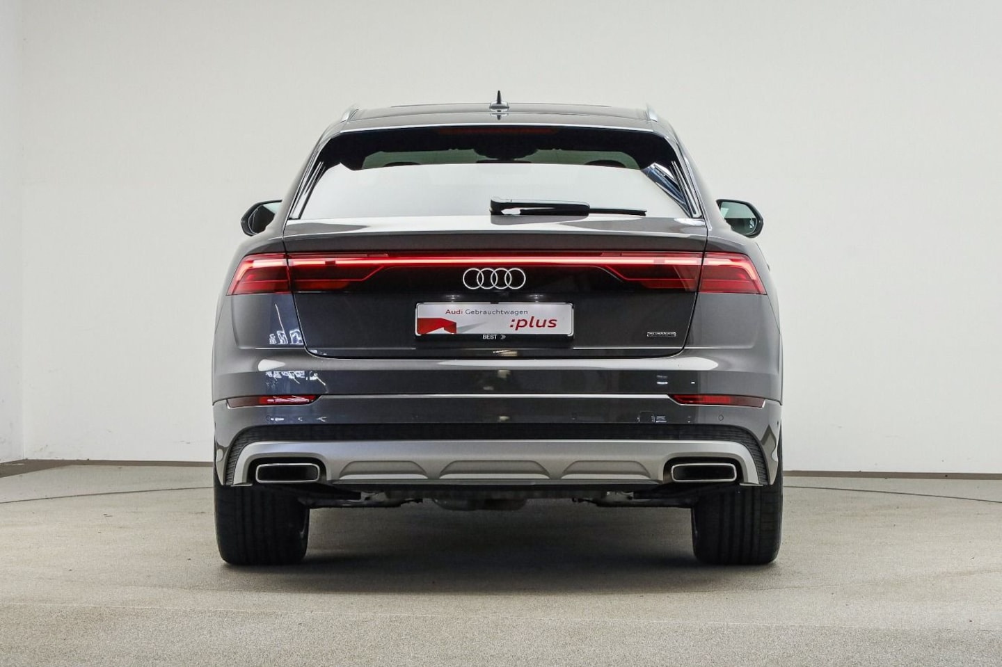 Bild über Audi Q8 SUV TFSI quattro 250 kW tiptronic - für weitere Informationen kontaktieren Sie den Audi Partner