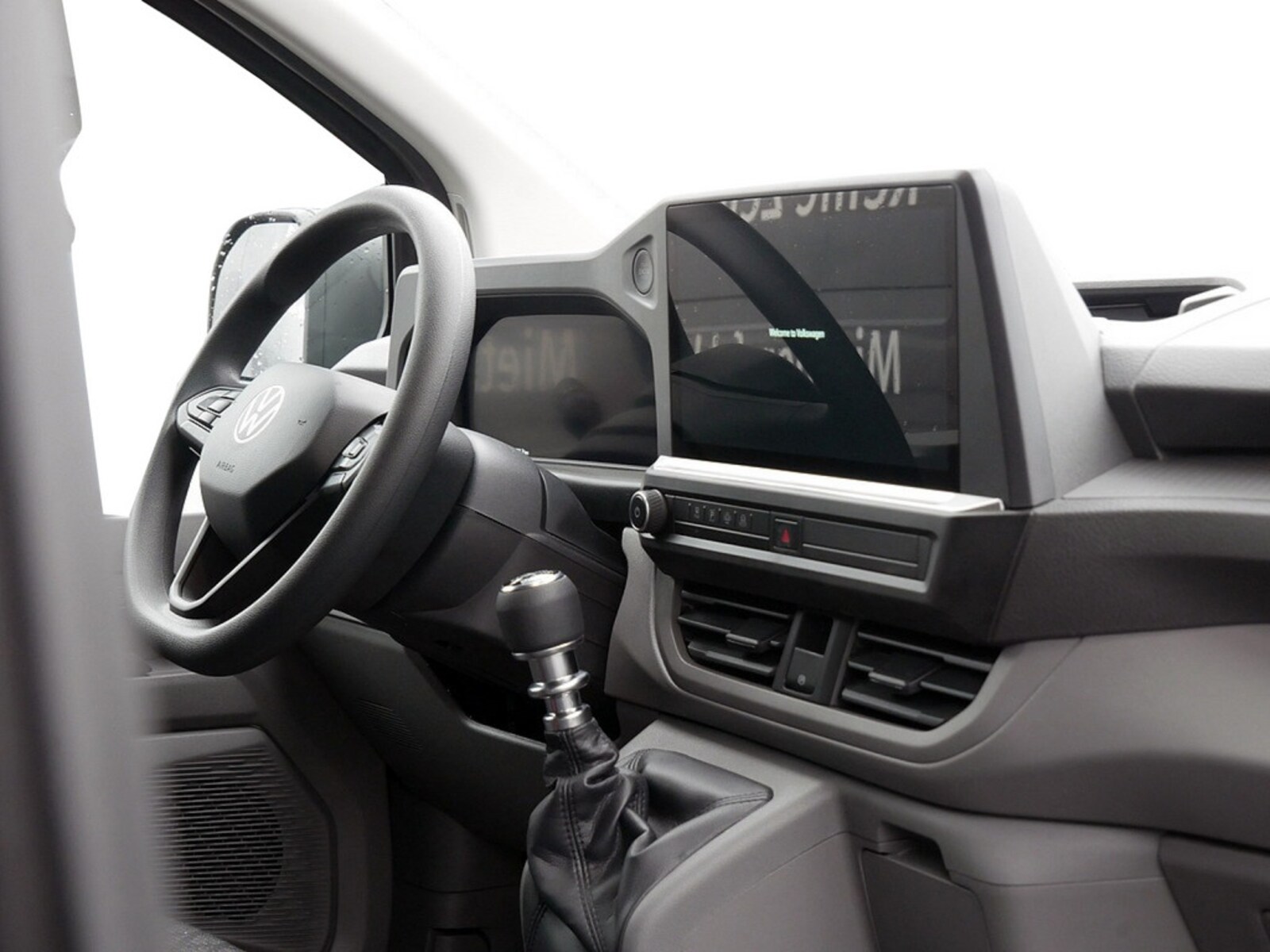Volkswagen Transporter Kasten kurzer Radstand – Bild 11