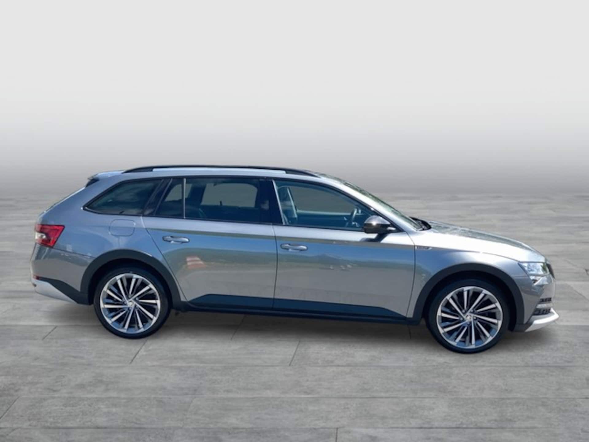 Skoda Superb Combi Scout