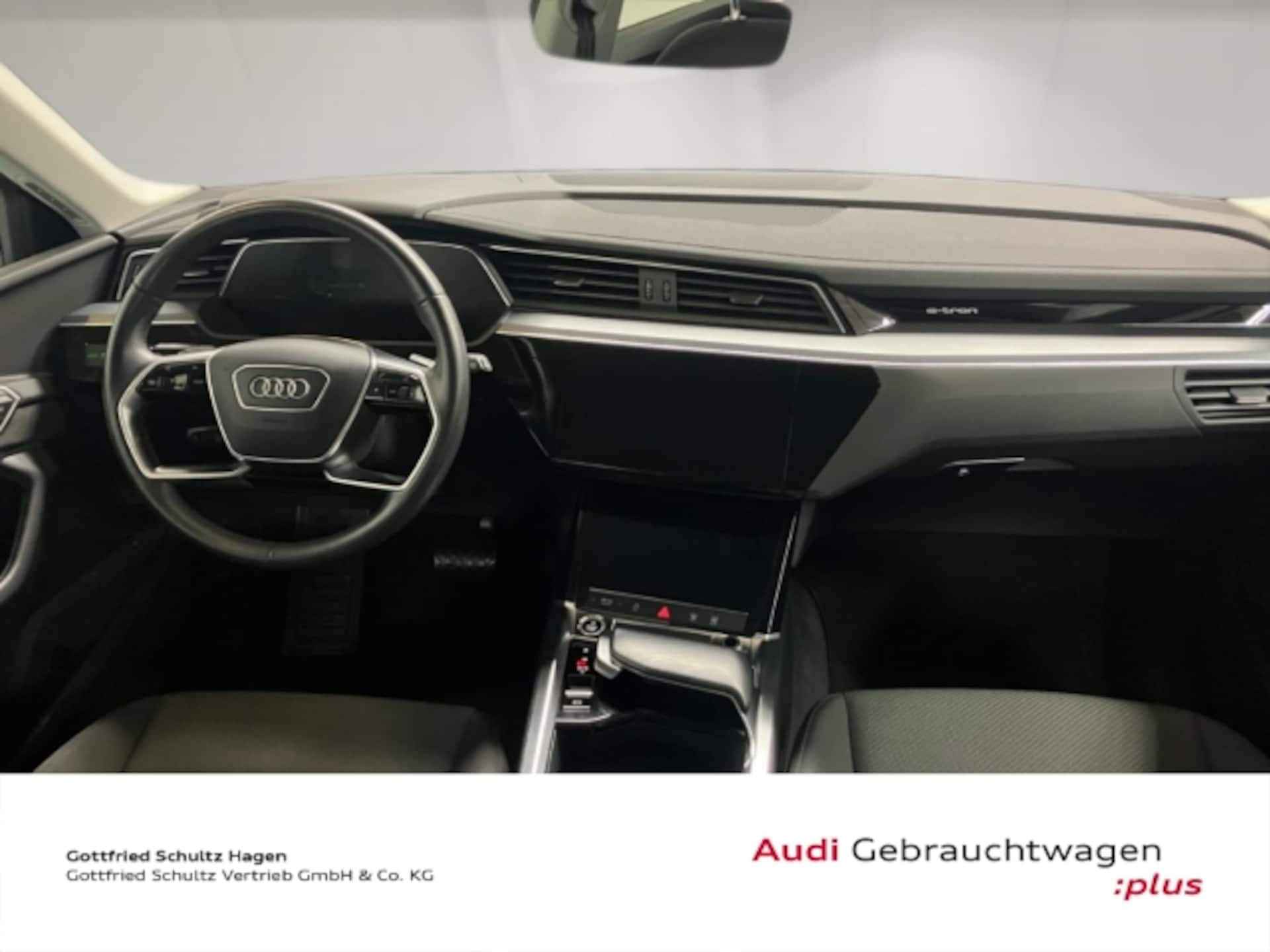 Audi Q8 e-tron S line