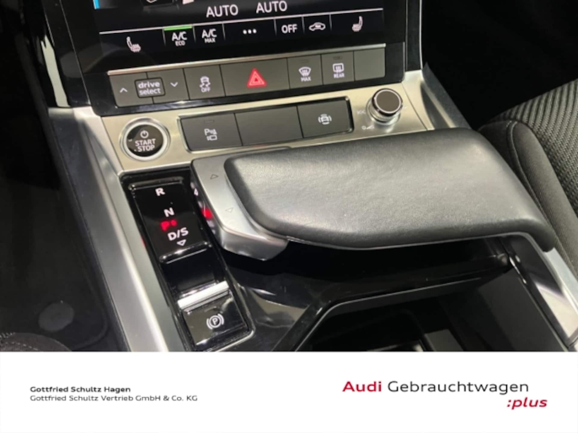 Audi Q8 e-tron S line