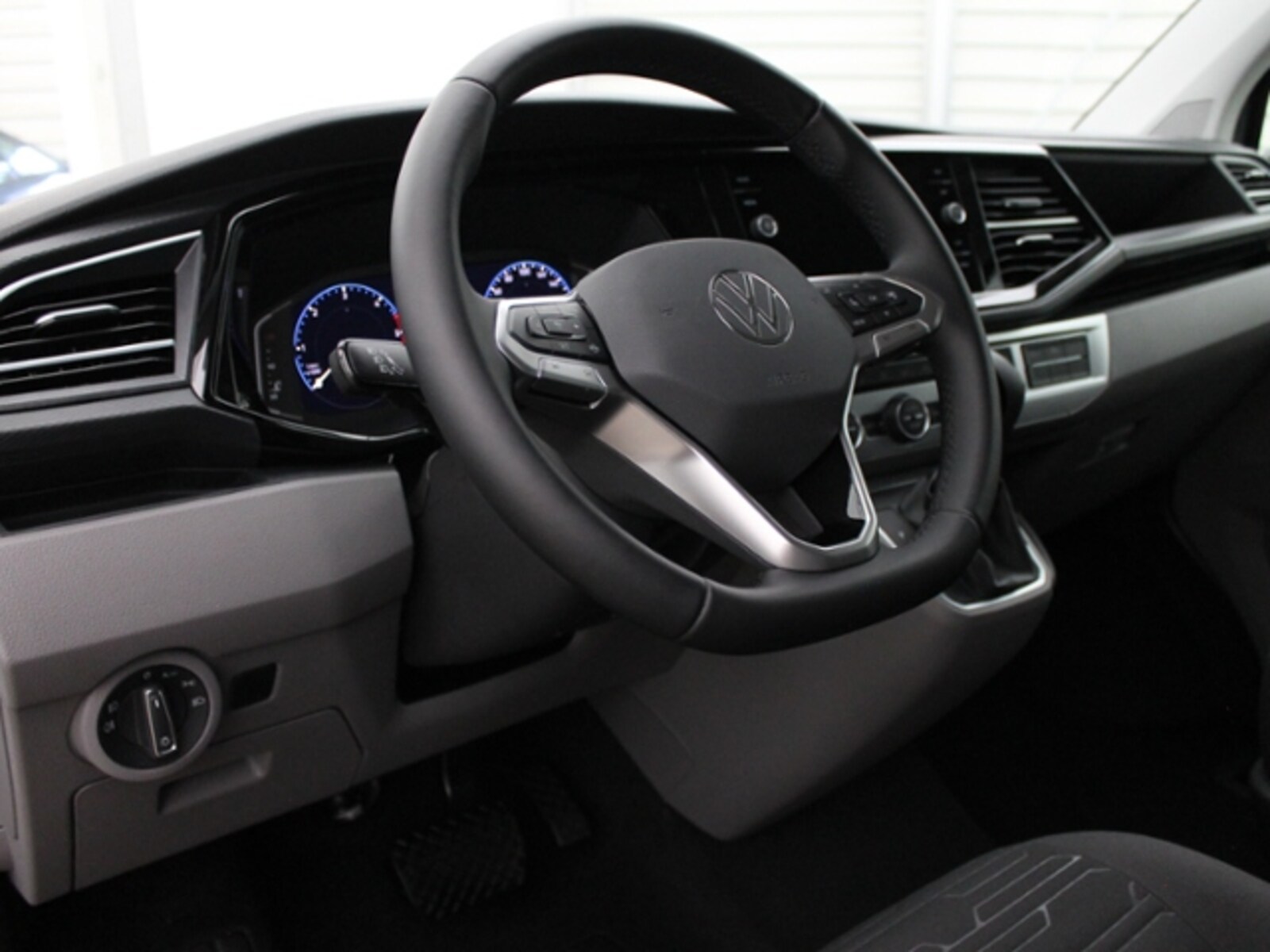 Volkswagen T6.1 Caravelle kurzer Radstand – Bild 9