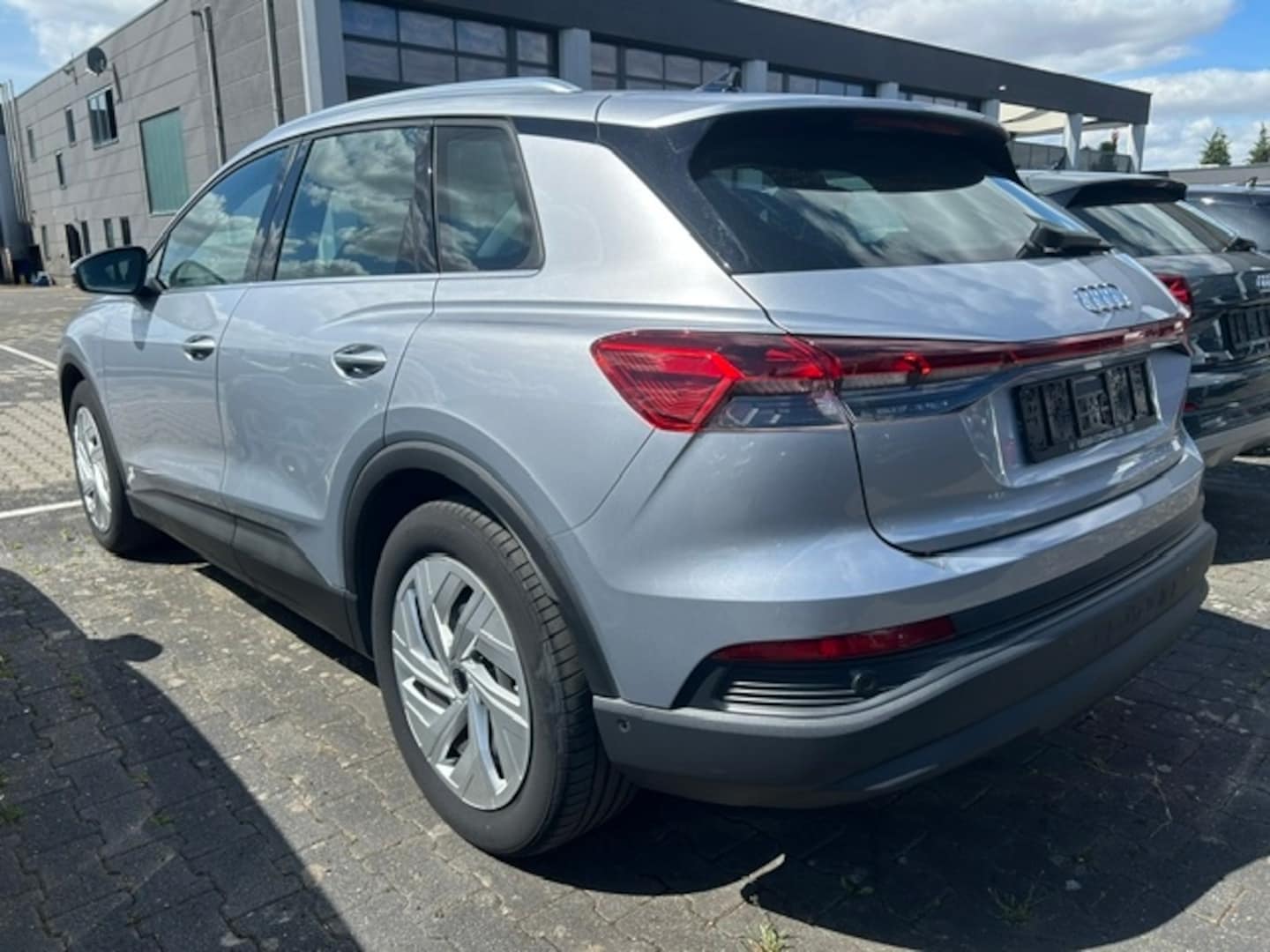 Bild über Audi Q4 e-tron 40 e-tron - für weitere Informationen kontaktieren Sie den Audi Partner