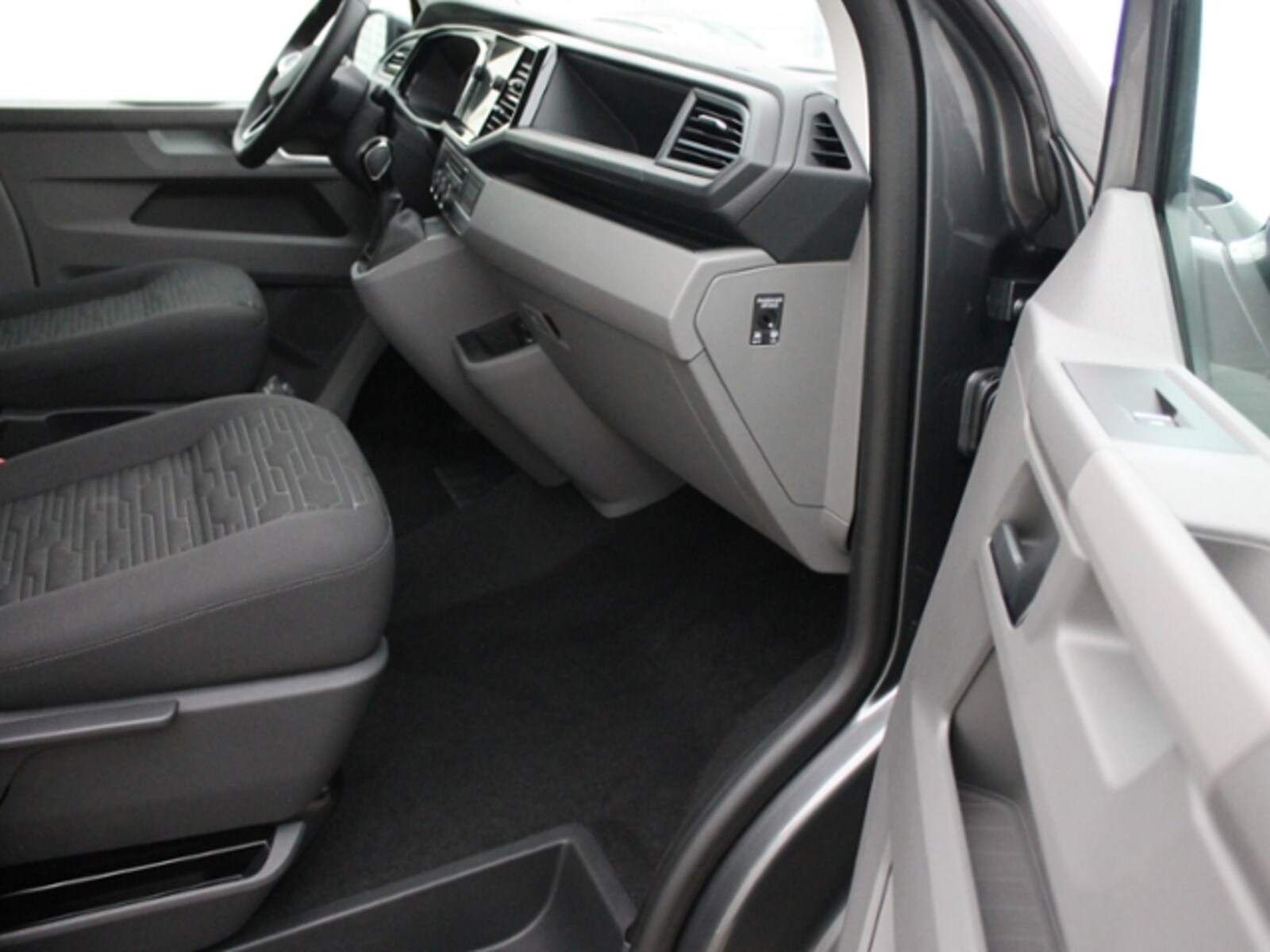 Volkswagen T6.1 Caravelle kurzer Radstand – Bild 13