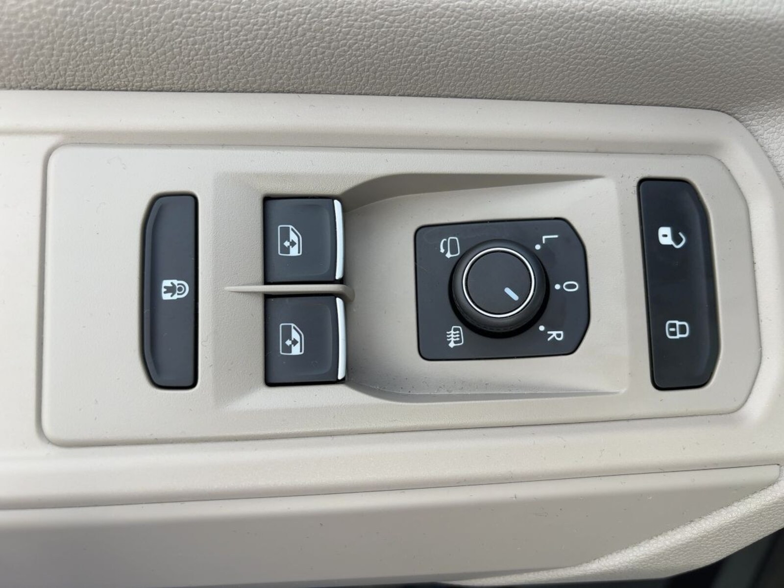 Volkswagen Multivan Langversion – Bild 15