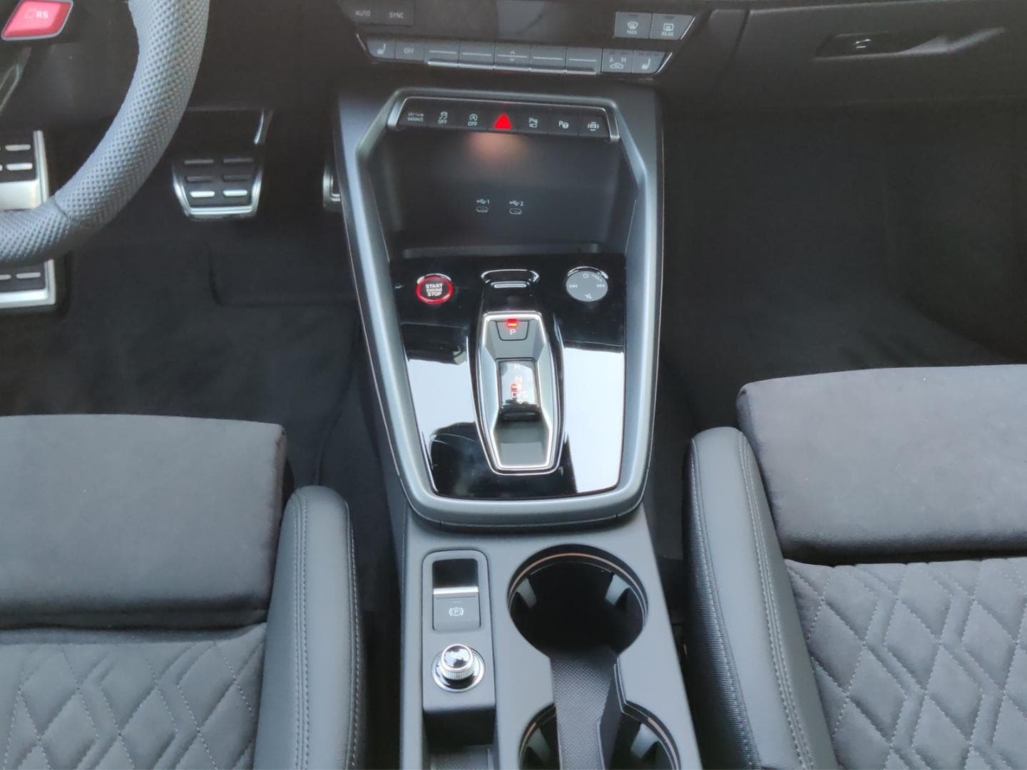 Bild über Audi RS 3 Sportback TFSI quattro 294 kW S tronic - für weitere Informationen kontaktieren Sie den Audi Partner