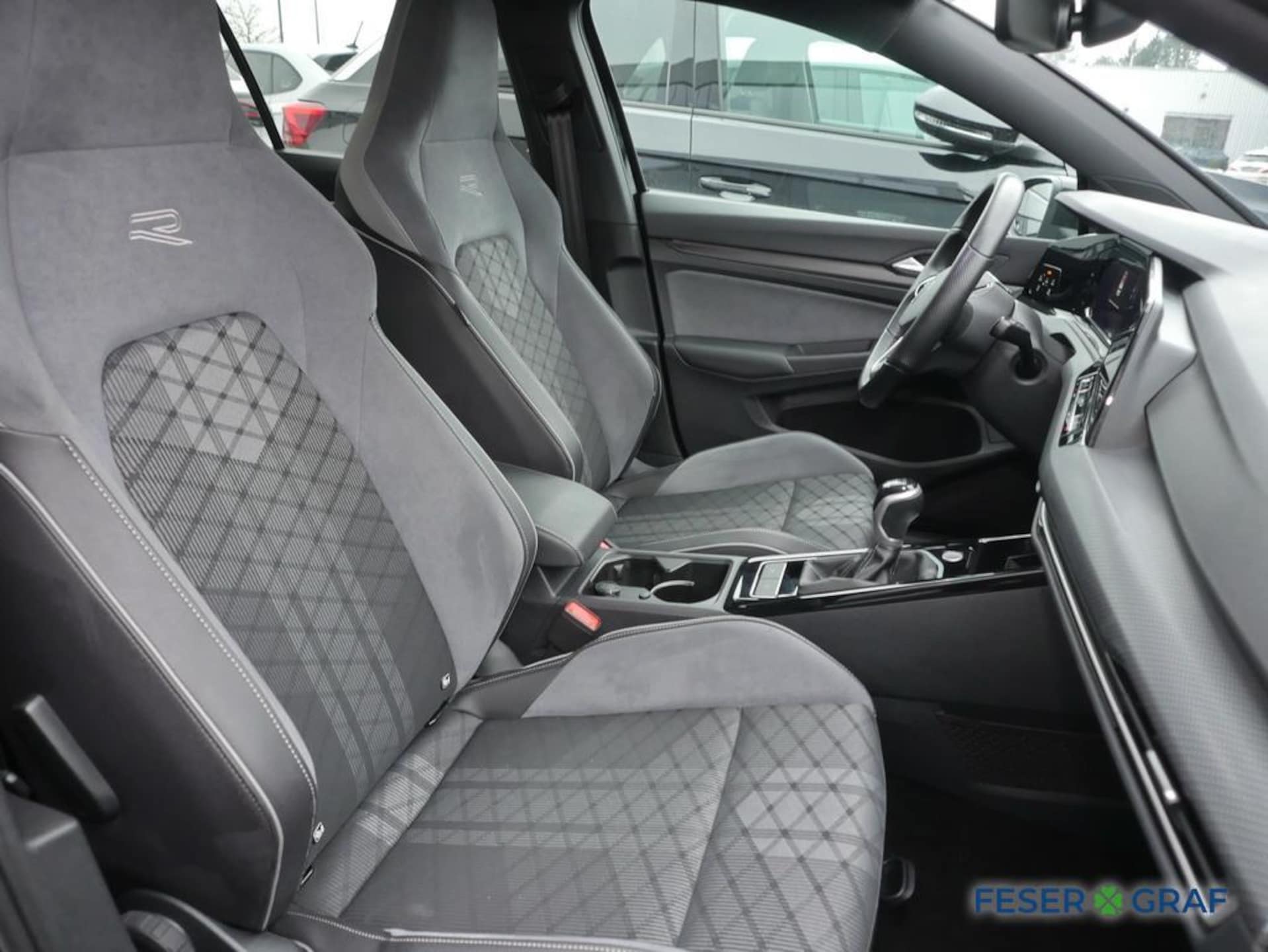 Volkswagen Golf R-Line