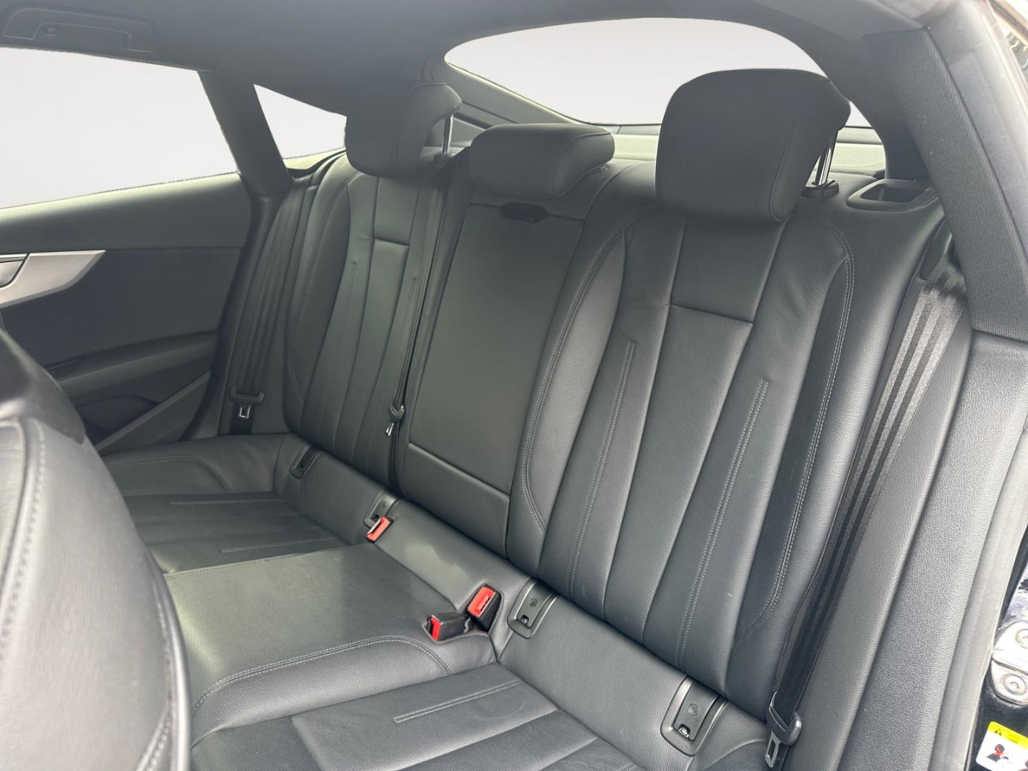 Image about Audi A5 Sportback Design Luxe 40 TFSI 140 kW (190 ch) S tronic